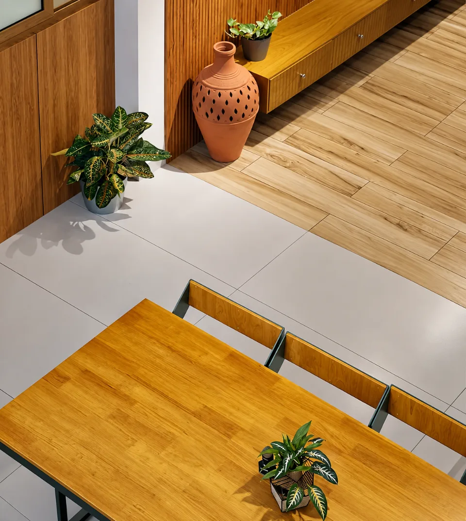 Tiny tropical house inetrior